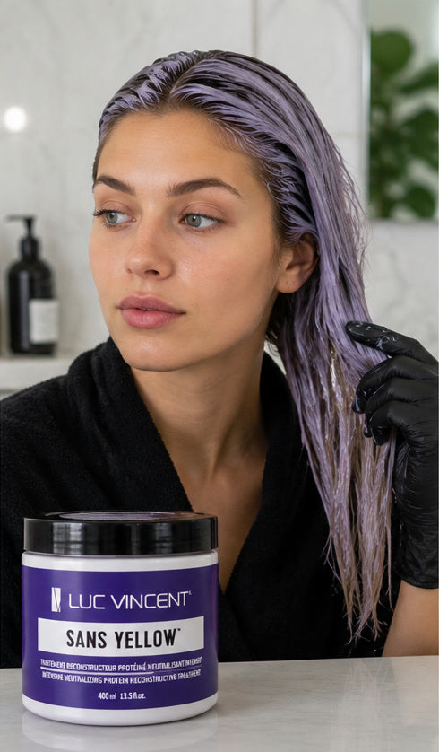 Traitement violet appliqué sur les cheveux