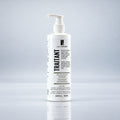 Revitalisant Traitant 500 ml, vue à 25 degrés, fond gris studio